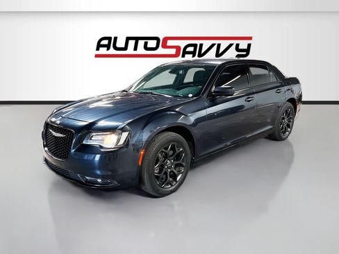 Used 2019 Chrysler 300 S AWD/4WD image 3
