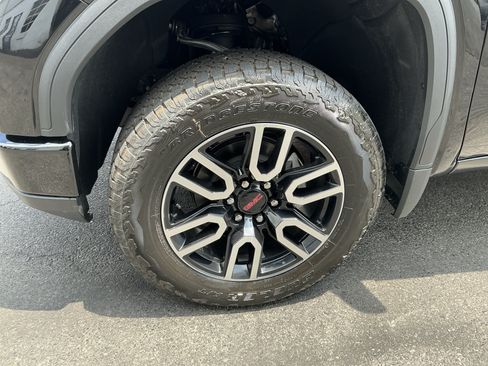 New 2026 GMC Sierra 1500 AT4 w/ AT4 Premium Package AWD/4WD image 9
