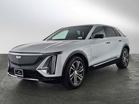 New 2026 Cadillac Lyriq Luxury w/ LPO, Floor Liner Package RWD image 7