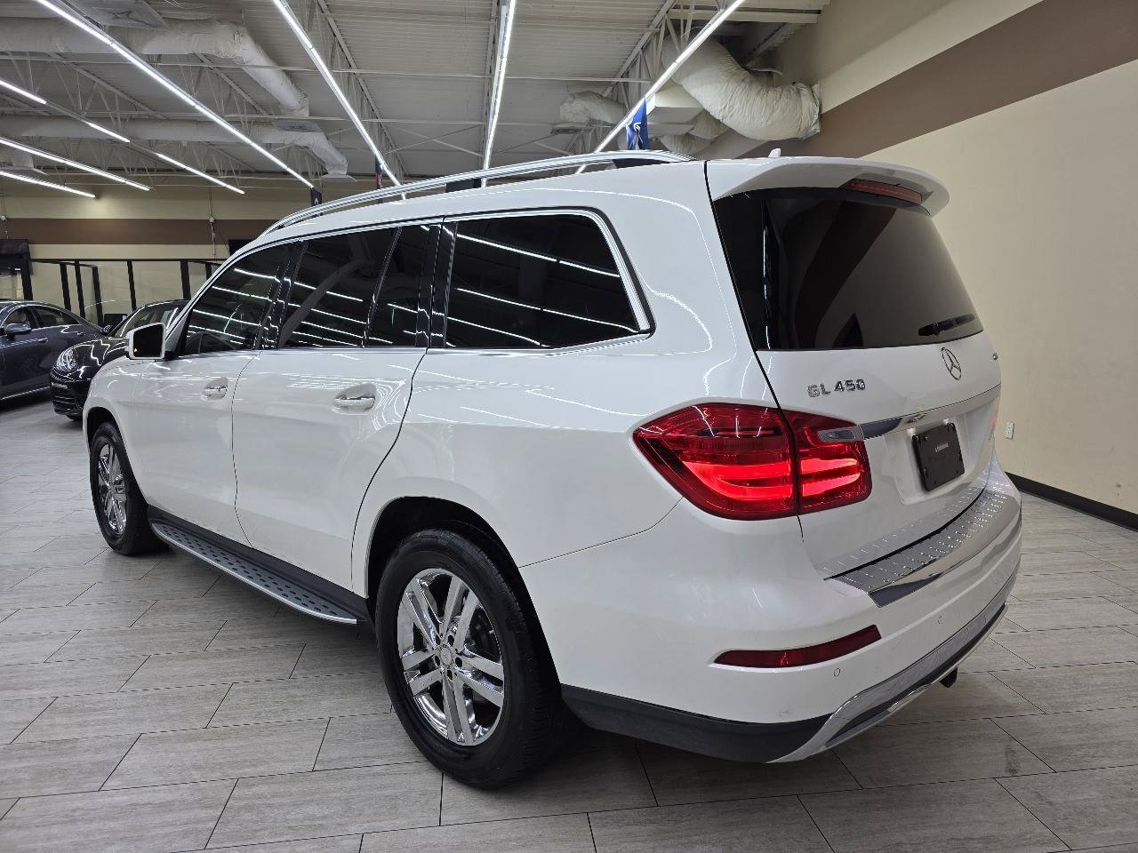 Used 2016 Mercedes-Benz GL 450 4MATIC w/ Premium I Package image 8