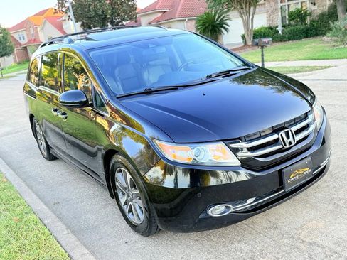 Used 2014 Honda Odyssey Touring Elite image 2