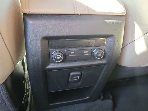 Used 2023 Chevrolet Traverse LS FWD image 10