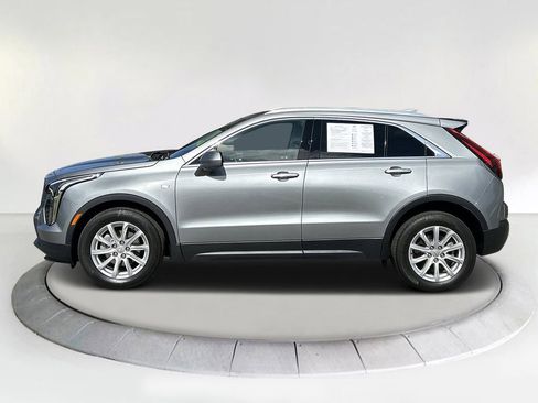 Certified 2023 Cadillac XT4 Luxury w/ Cold Weather Package image 2