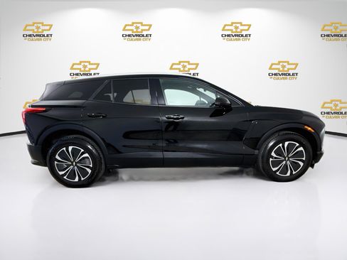 Used 2025 Chevrolet Blazer EV LT AWD/4WD image 9