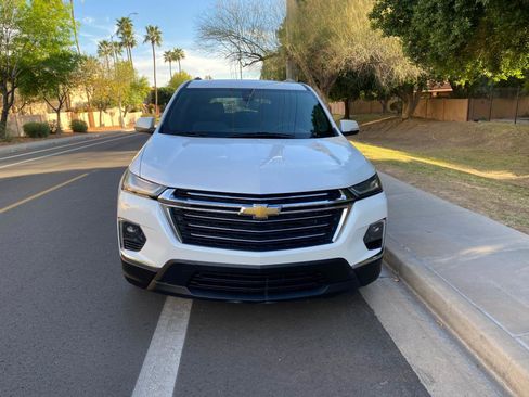 Used 2023 Chevrolet Traverse LT image 12