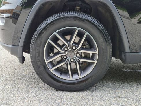 Certified 2019 Jeep Grand Cherokee Limited AWD/4WD image 30