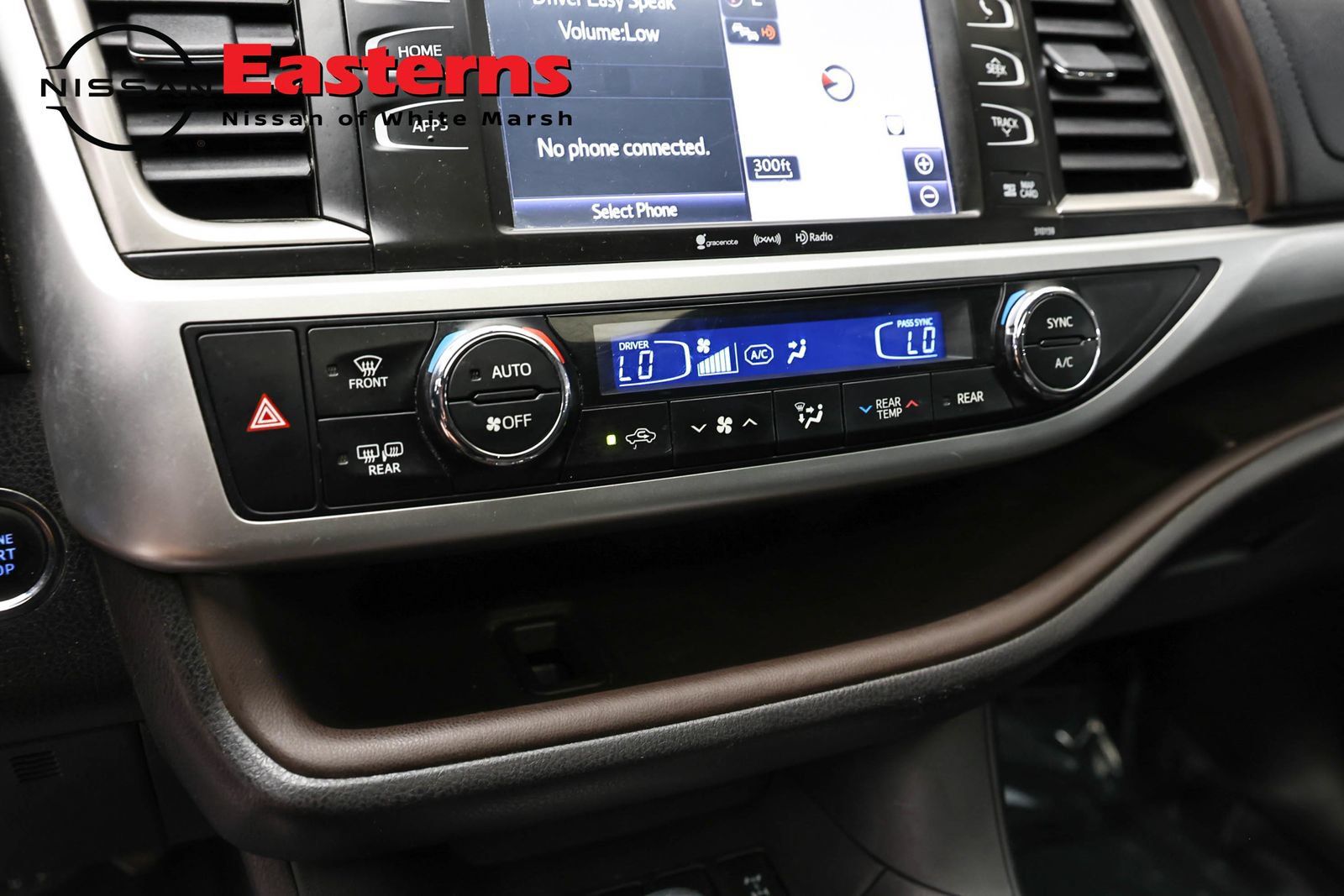 Used 2016 Toyota Highlander XLE AWD/4WD image 19