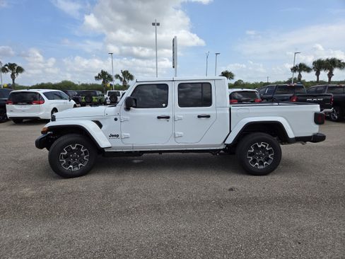 New 2026 Jeep Gladiator Sport AWD/4WD image 4
