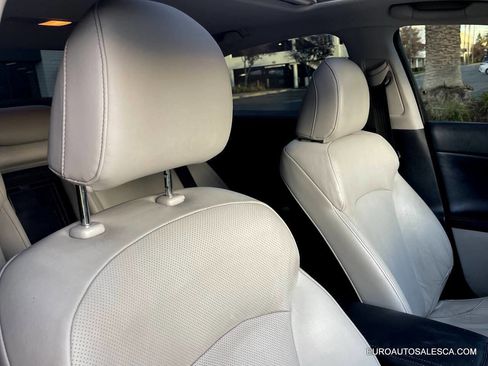 Used 2013 Lexus IS 250 Base 4dr Sedan w/ Premium Pkg Value Edition image 28