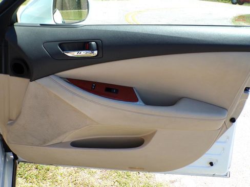 Used 2011 Lexus ES 350 FWD image 23