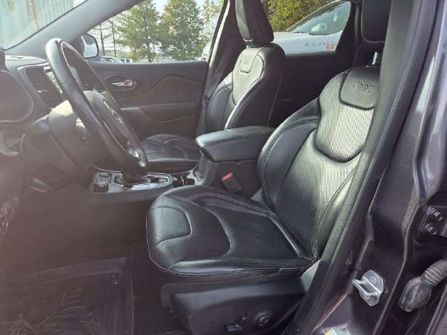 Used 2019 Jeep Cherokee Limited AWD/4WD image 10