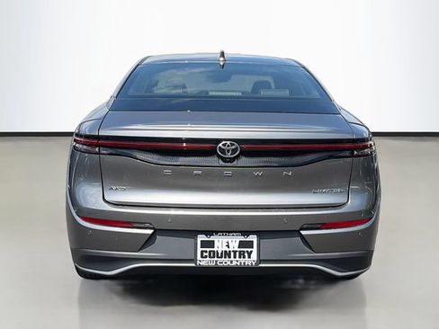 Used 2023 Toyota Crown w/ Advanced Technology Package AWD/4WD image 6