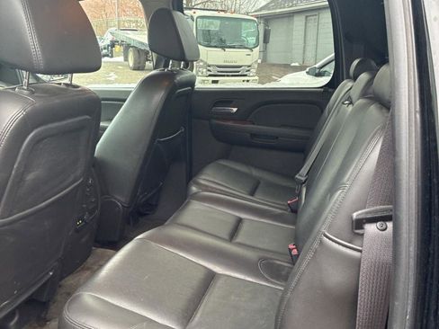 Used 2009 Chevrolet Avalanche LTZ image 17