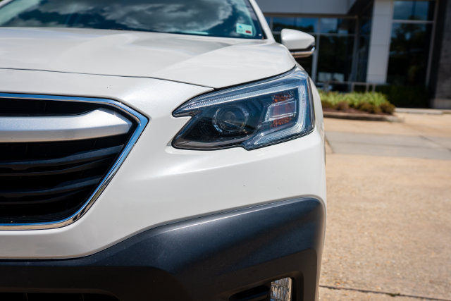 Used 2021 Subaru Outback Premium AWD/4WD image 3