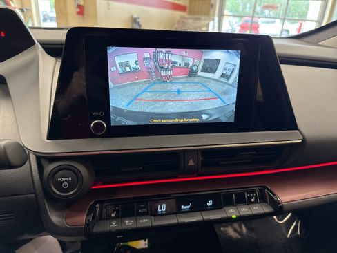 Used 2023 Toyota Prius Prime FWD image 32