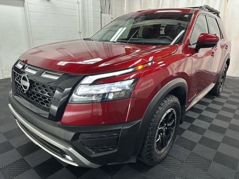 Used 2024 Nissan Pathfinder Rock Creek image 2
