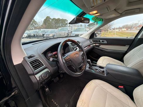 Used 2017 Ford Explorer Platinum AWD/4WD image 16