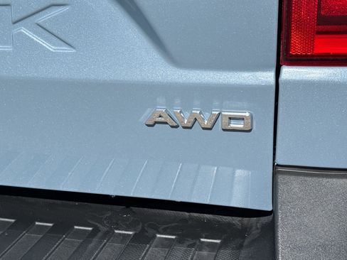 Used 2024 Ford Maverick Lariat w/ Black Appearance Package image 11