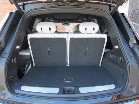 New 2026 Cadillac Vistiq Sport image 15