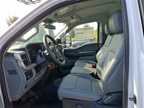 New 2025 Ford F550 2WD Regular Cab Super Duty image 5