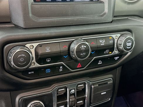 Used 2023 Jeep Wrangler Unlimited w/ Convenience Group image 22