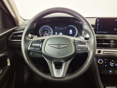 Certified 2025 Genesis G70 2.5T image 15