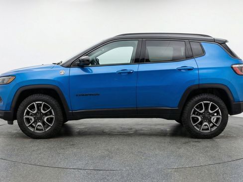 Used 2025 Jeep Compass Trailhawk w/ Trailer Tow Group image 5