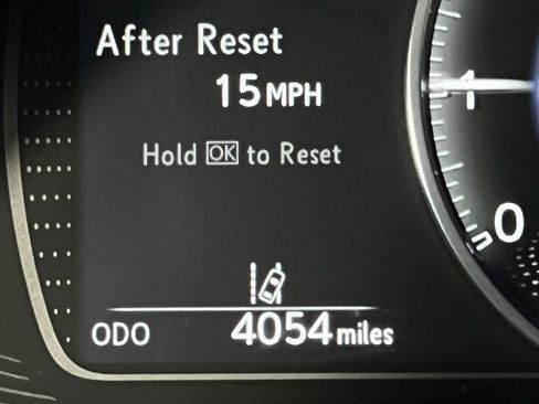 Used 2024 Lexus ES 350 w/ Premium Package image 16