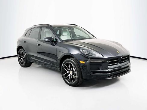 New 2025 Porsche Macan image 7