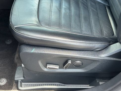 Used 2018 Ford Edge SEL w/ Equipment Group 201A AWD/4WD image 15