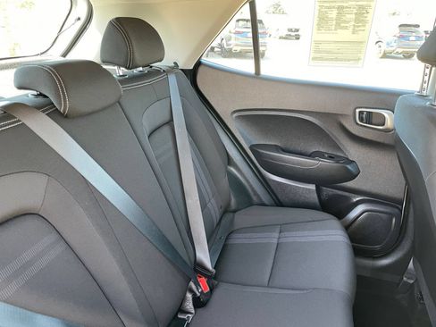 Used 2025 Hyundai Venue SEL FWD image 39