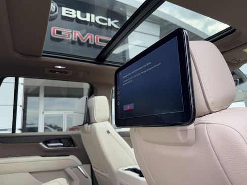 New 2026 GMC Yukon Denali w/ Denali Reserve Package image 8