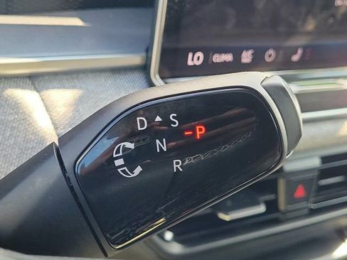 Used 2025 Volkswagen Tiguan S image 22