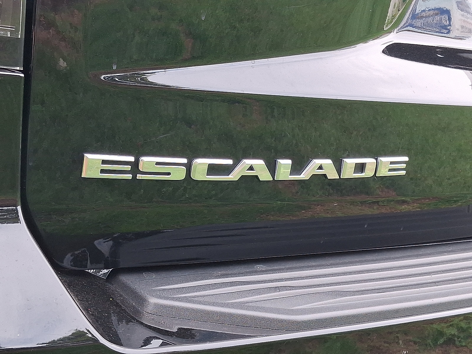 Certified 2024 Cadillac Escalade V AWD/4WD image 9