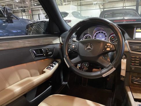 Used 2011 Mercedes-Benz E 350 Sedan image 3
