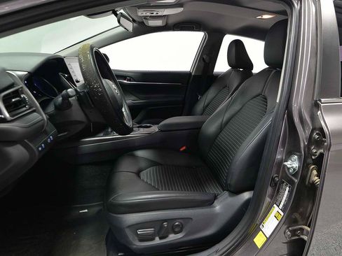 Used 2024 Toyota Camry SE image 7