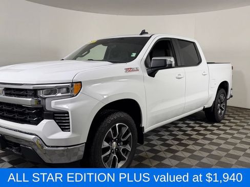 Used 2024 Chevrolet Silverado 1500 LT AWD/4WD image 3