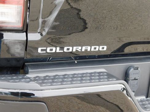 Used 2024 Chevrolet Colorado Z71 w/ Z71 Convenience Package 2 image 39