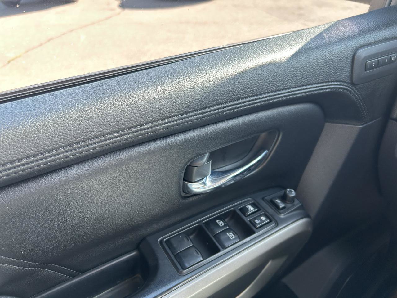 Used 2015 Nissan Armada Platinum AWD/4WD image 29