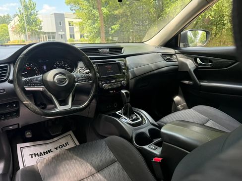 Used 2018 Nissan Rogue SV AWD/4WD image 9