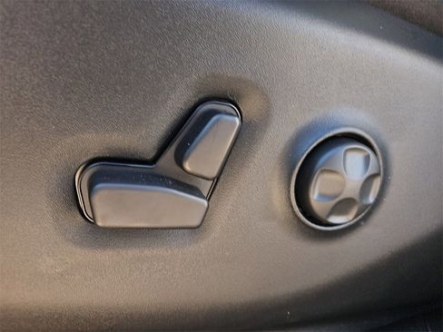 New 2026 Chrysler Pacifica Select image 14