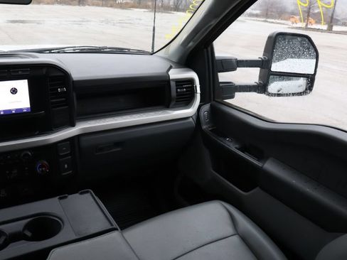 Used 2024 Ford F550 4x4 Crew Cab Super Duty image 17