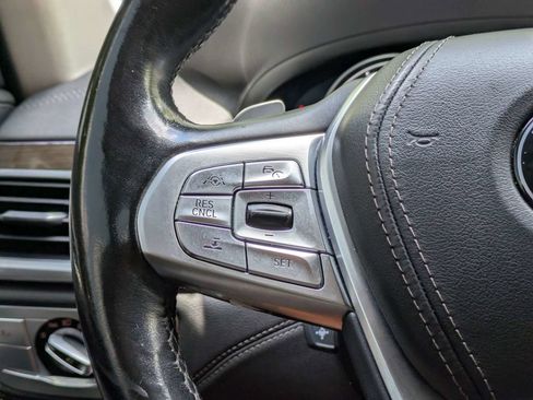 Used 2018 BMW 750i xDrive AWD/4WD image 25