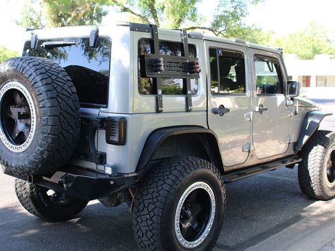 Used 2013 Jeep Wrangler Unlimited Rubicon AWD/4WD image 6