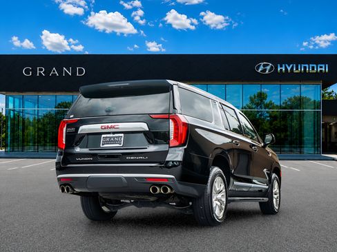 Used 2024 GMC Yukon XL Denali AWD/4WD image 6