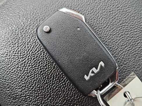 Used 2024 Kia Forte LXS w/ LXS Technology Package image 33