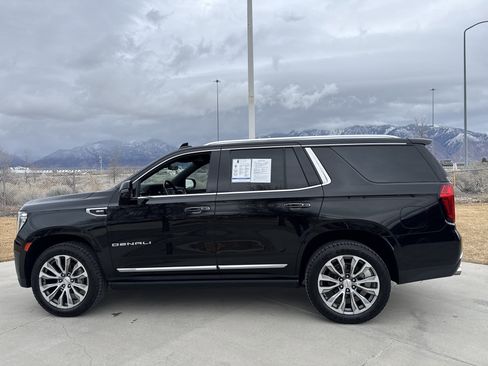 Used 2021 GMC Yukon Denali w/ Denali Premium Package image 2