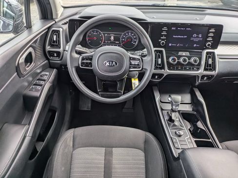 Used 2021 Kia Sorento LX FWD image 19