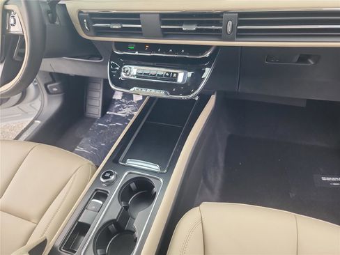 New 2026 Lincoln Corsair Premiere image 26