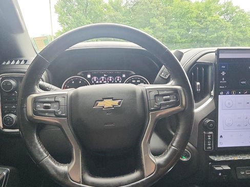 Used 2020 Chevrolet Silverado 2500 LTZ w/ LTZ Premium Package AWD/4WD image 15